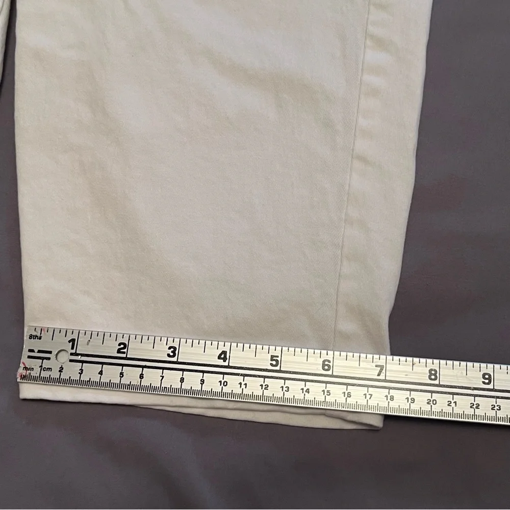 Bandolino Women’s White Pull-On Skimmer Pants - Picture 8 of 11